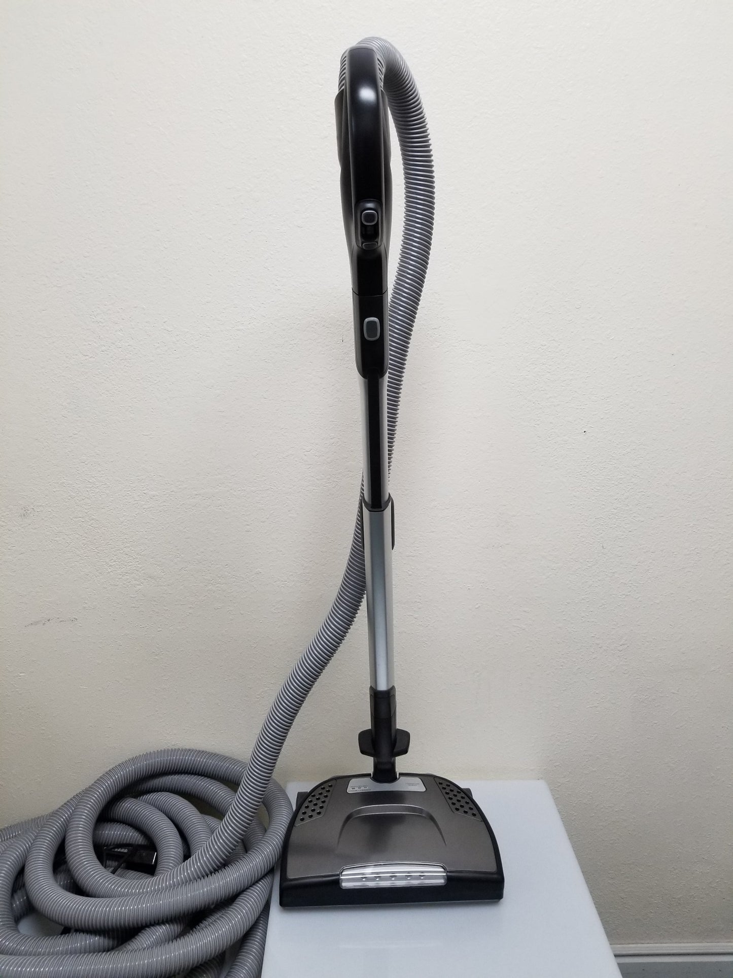 Nuera Air 35 ft Hose Accessory Kit for Central Vacuum